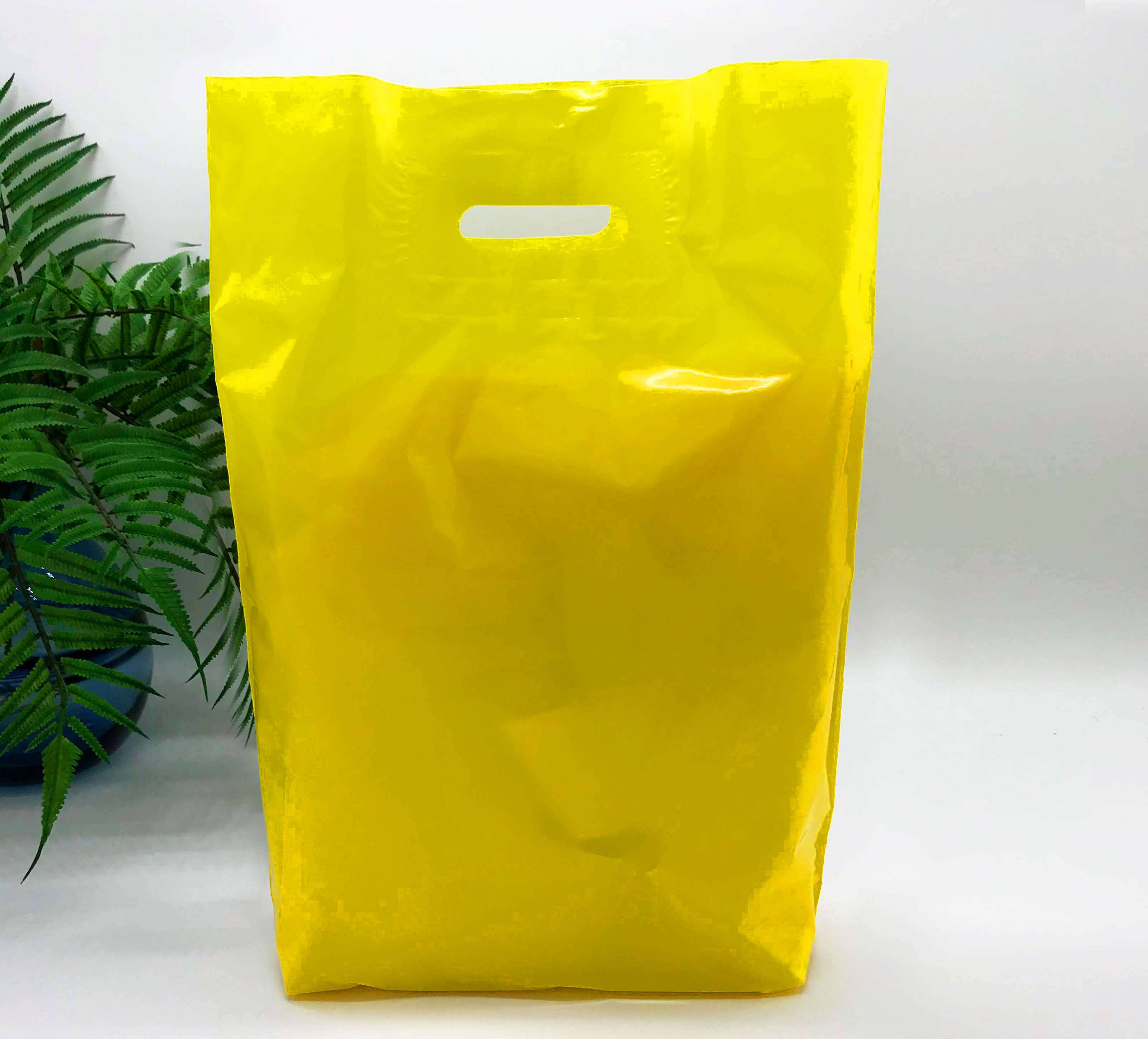 Patch handle bag 300*400 mm, without printing, LDPE A6, YELLOW Chernigov Package - Photo IMG_6471_1