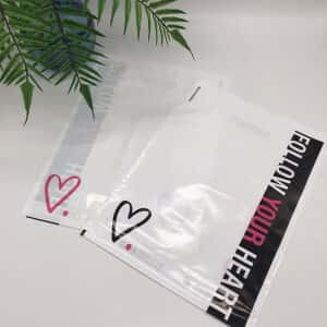 Die cut handle bag “Follow your heart” 30х40cm Chernigov Package - Photo изображение_viber_2020-03-27_20-25-46