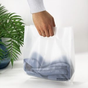 Die cut handle bag, series Easy, 25х30cm, transparent -Chernigov Package - Фото 25х30см_бнн_Easy